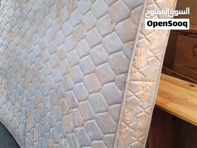 فرش اسبرنج شبه جديد ارتفاع 20 عرض 180 وطول 190