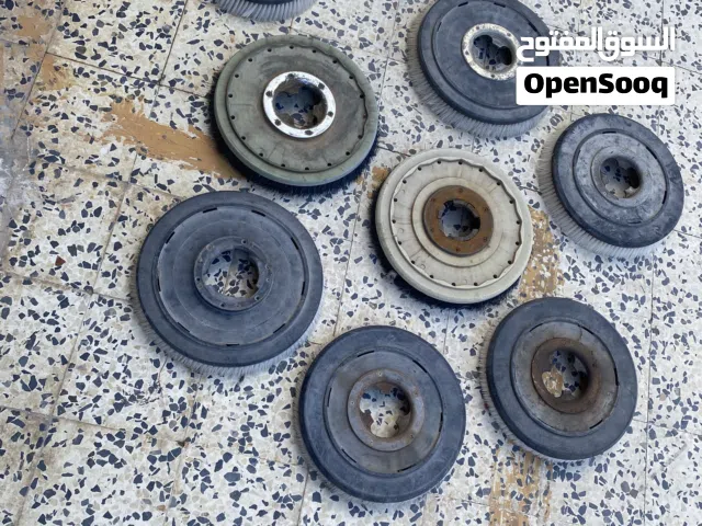 غسالة فرش معاها 9فرشات اضافية ومكنسة كهربائية +مروحة ظخ عالي للبيع