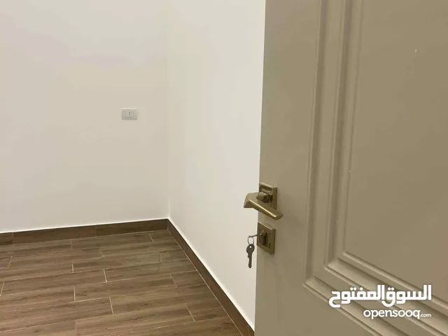 شقة سدرة شارع الملكيه جديدة دور من فيلا مدخل مستقل