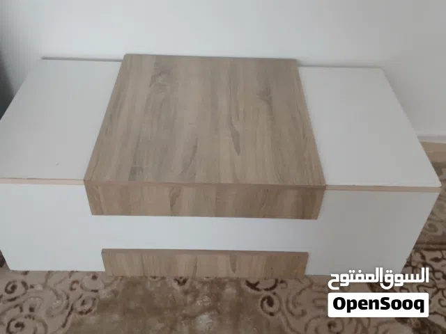 طاولات للبيع استعمال بسيط