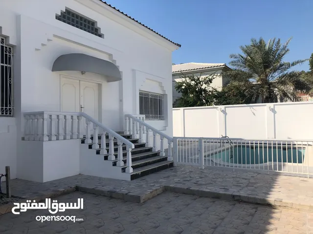 735m2 More than 6 bedrooms Villa for Rent in Central Governorate Tubli