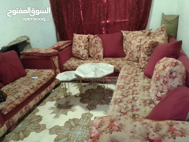 طقم كنب للبيع بحاله جيدة جدآ سكان مخيم حطين
