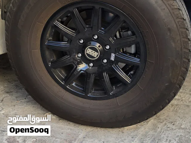 للبيع رنقات بريد مقاس 17 مع تواير شواهين جدد بحاله جديده