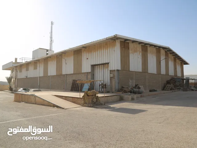 2100 m2 Factory for Sale in Zarqa Hay Al Jundi