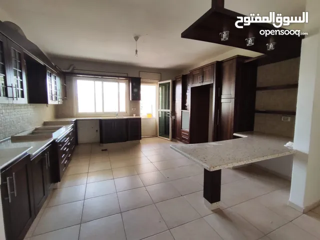 240 m2 3 Bedrooms Apartments for Rent in Ramallah and Al-Bireh Al Tira