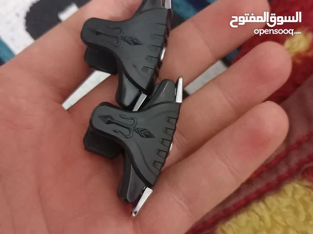 أزرار تحكم للالعاب مثل: ببجي فري فاير و فورت نايت وكثير من الألعاب الأخرى ووزن الازرار جدا خفيف3ريال