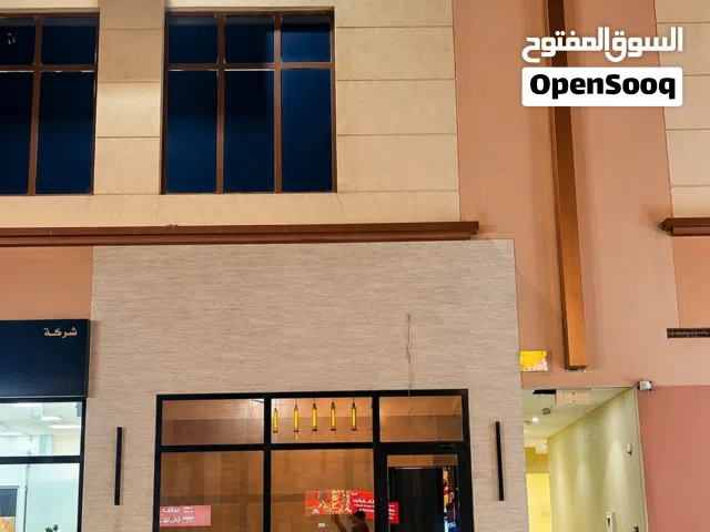 محل على شارع تشطيب جديد بسعر اقل من نصف التكلفة ايجار مغري