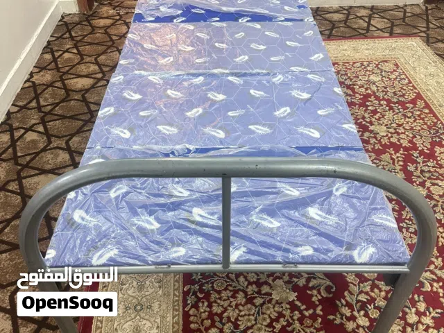 سرير حديد قابل للطي