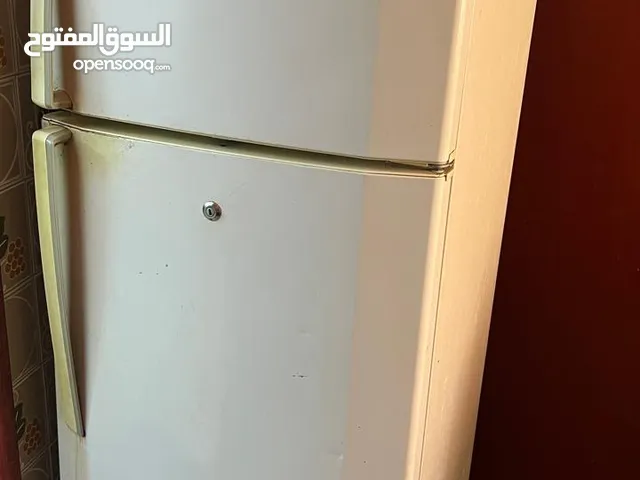 Refrigerator LG 240 Liters ,Well Maintained .Urgent sale