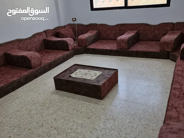 جلسة عربيه وبوفيه قطعتين بحال الوكالة للبيع