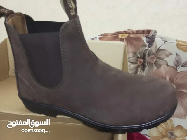 40 Casual Shoes in Nablus