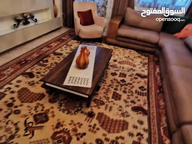 شقه نظام دبلوكس كبيرة الحجم وسط بنغازي