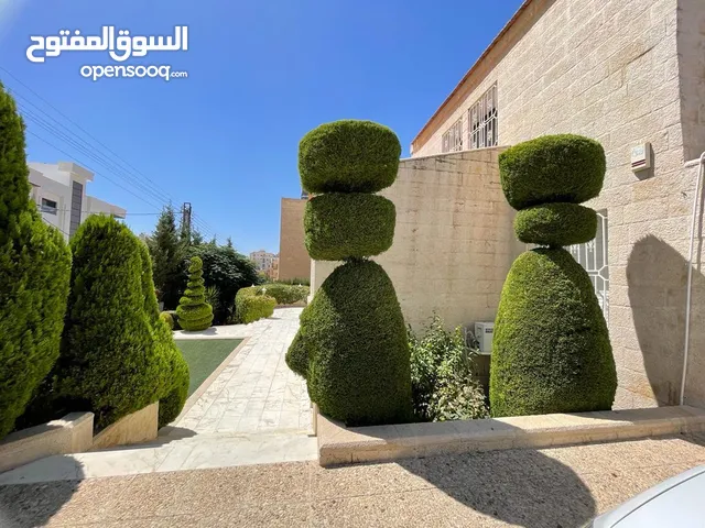 642m2 5 Bedrooms Villa for Sale in Amman Daheit Al Rasheed
