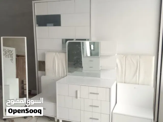 غرفة نوم استعمال نظيف (شبه جديدة)+توصيل لباب حوشك وتركيب مجاني