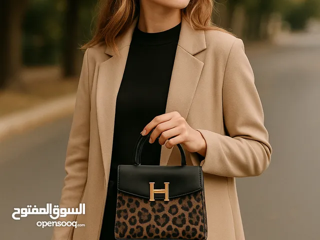 حقيبه يد كواليتي عالي قياس وسط السعر 20 الف توصيل لكافة المحافظات مجاني