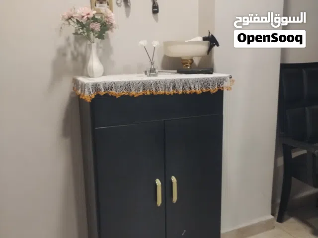 خزانة أحذية ومراة للبيع
