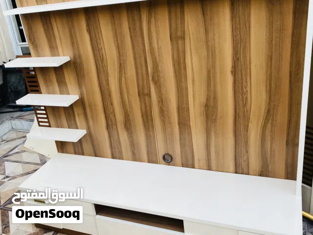 ميز تلفزيون للبيع