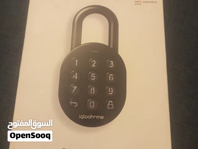 قفل إيجلو هوم الذكي (igloohome Smart Padlock)، يعمل من خلال البلوتوث وعبر تطبيق على الهاتف