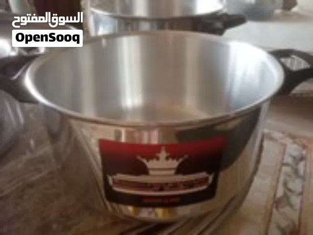 بمدينة الشروق للبيع   حلل  تصلح العزومات و اعداد موائد الرحمن  يمكن بيعها مع بعض او كل حلة منفرده لم