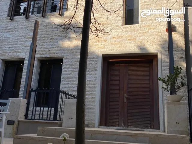 663 m2 5 Bedrooms Villa for Sale in Amman Al-Shabah
