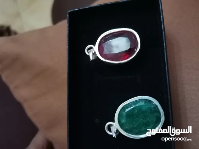 Emerelad زمرد اخضر طبيعي اصلي زامبيا سعر القيراط 100دولار.. طبيعي اصلي غير مسخن ولا معالج. تحفه روع