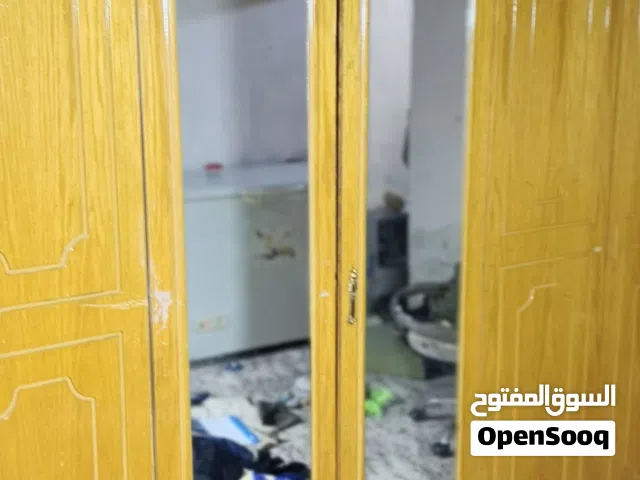 كنتور سته باب طابقين بس الطابق الثاني ماناصبينه