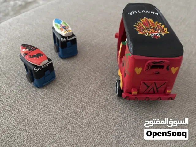 تك توك لعبة نادر من سرلانكا
