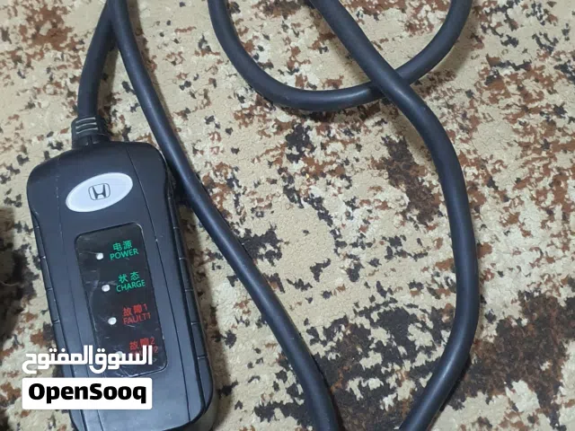 شاحن سياره هوندا اصلي بحاله ممتازه للبيع