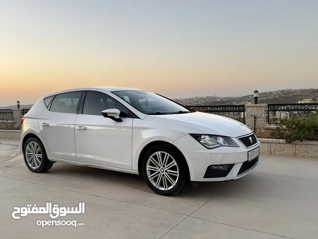 سيات ليون اكسلنس ابيض وفيراني