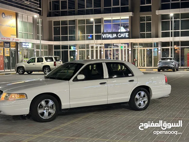 Ford Crown Victoria 2012 in Central Governorate