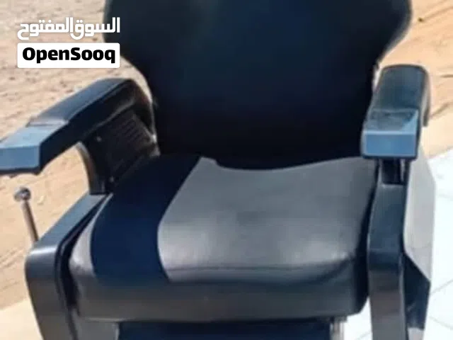 كرسي حلاقه طياره  وحوض غسيل وسرير مكياج جديد  وكرسي
