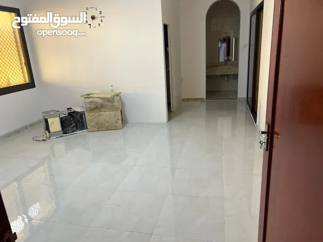 400m2 1 Bedroom Apartments for Rent in Al Ain Al Jimi