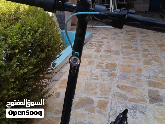 السلام عليكم اخوان اليوم عدي اسكوتر شحن ألماني للبيع