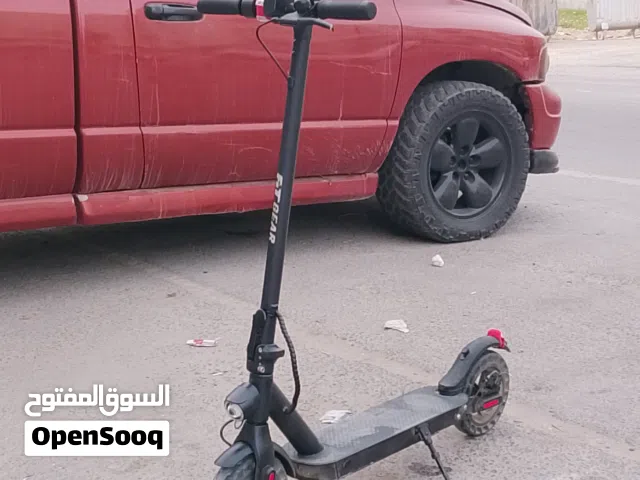 سكوتر أمريكي مواصفات خاليه سرعته45 فعلي وعجال 10 انش اكبر مقاس بمشي 30 كيلو فعلي 370 واط تيربو ناررر