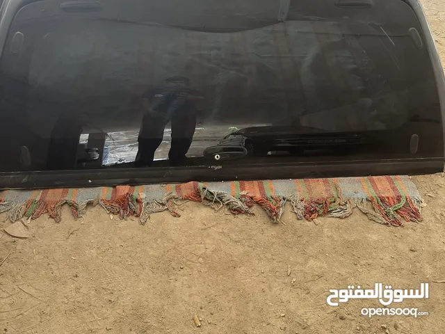نيسان نيفارا