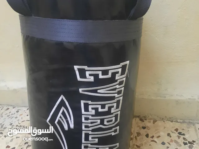 كيس ملاكمه مستعمل بحاله الوكاله استعمال اقل من شهر .. نضيف ..