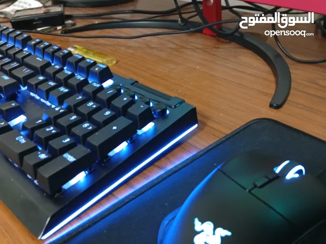 razer keyboard black widow v4 yellow switches , mouse razer basilisk