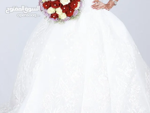 Weddings and Engagements Dresses in Al Sharqiya