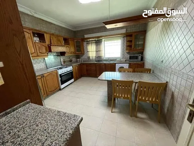 1m2 3 Bedrooms Apartments for Rent in Amman Al Rabiah