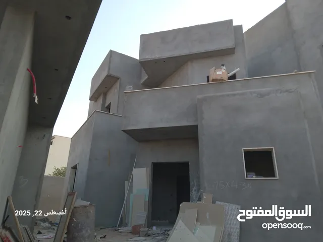فيلا للبيع من طابقين