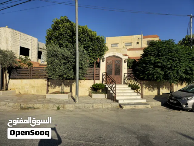 330 m2 More than 6 bedrooms Villa for Sale in Zarqa Al Zarqa Al Jadeedeh