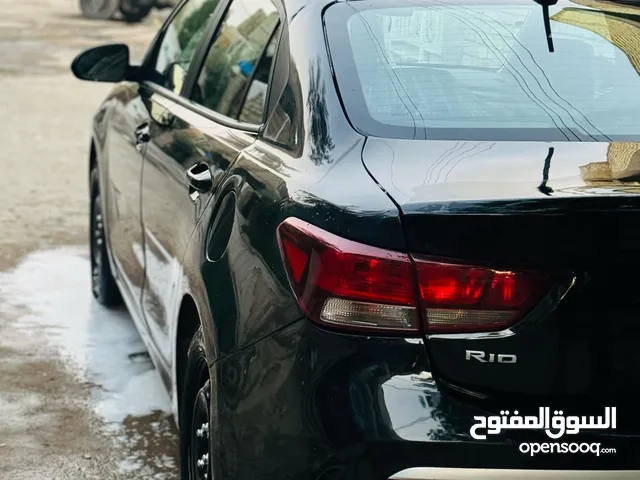كيا ريو اسود