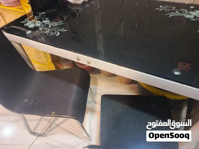 ميز طعام مطبخ