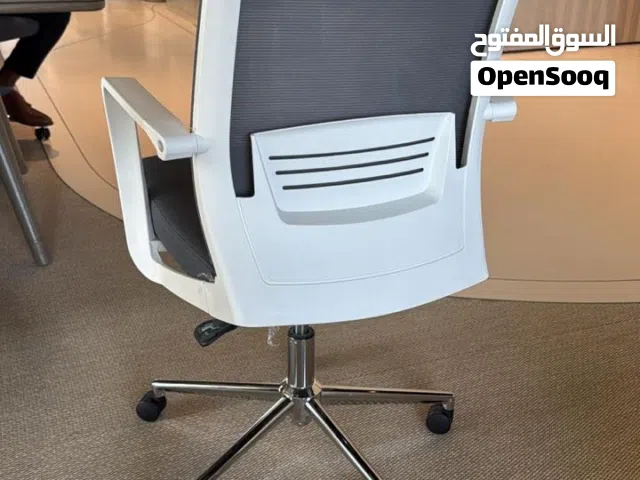 كرسي مكتب مريح للبيع – شبه جديد