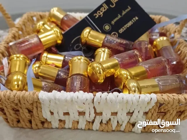 تولات مسك مع عود vipمميزة للاستعمال اليومي للجنسين للشعر والجسم ثبات وتركيز ممتاز ولأجمل التوزيعات