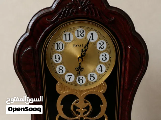 ساعة طاولة كلاسيكية ديكور خشبي بحالة ممتازة