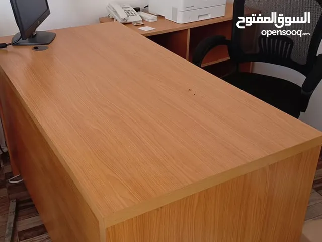 مكتب وملحق مكتب  و كرسي