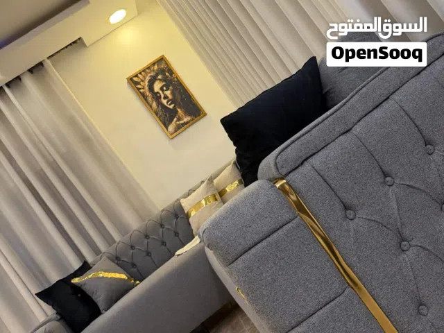 طقم كورنر 9 مقاعد مستعمل استعمال بسيط قماشه خيش خشب سويد