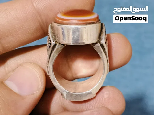 خاتم جزع بقري صياغته ثقيله جدا جدا سلجوقيه فرعونيه جميله جدا خاتم جزع بقري صياغته سلجوقي ثقيل جدا
