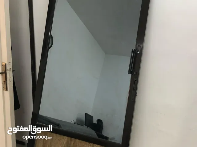 باب المنيوم شبه جديد